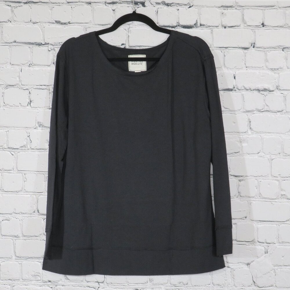 Women's Long Sleeve Crew Neck Top w/ Side Slits - Black